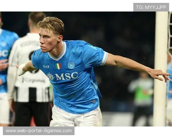 那不勒斯2-1逆转尤文图斯，霍伊伦头球完成梅开二度